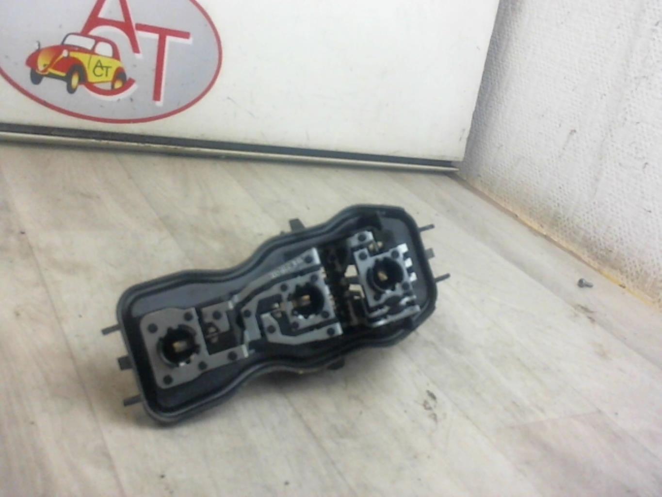 Base portalampade fanale posteriore sinistro RENAULT MEGANE 1 Diésel - 1
