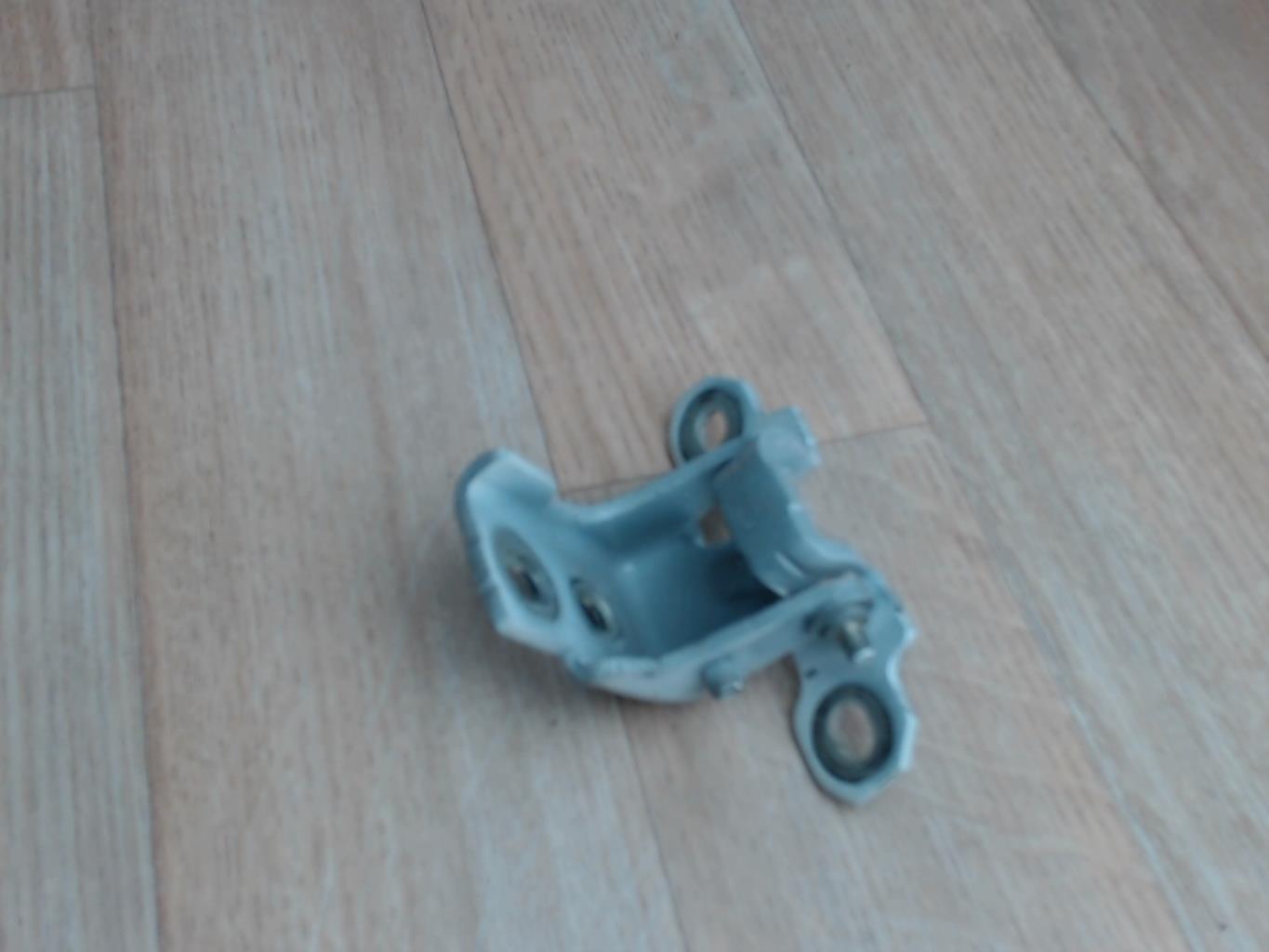 Cerniera portiera anteriore destra RENAULT CLIO 4 PHASE 1 Diésel - 1
