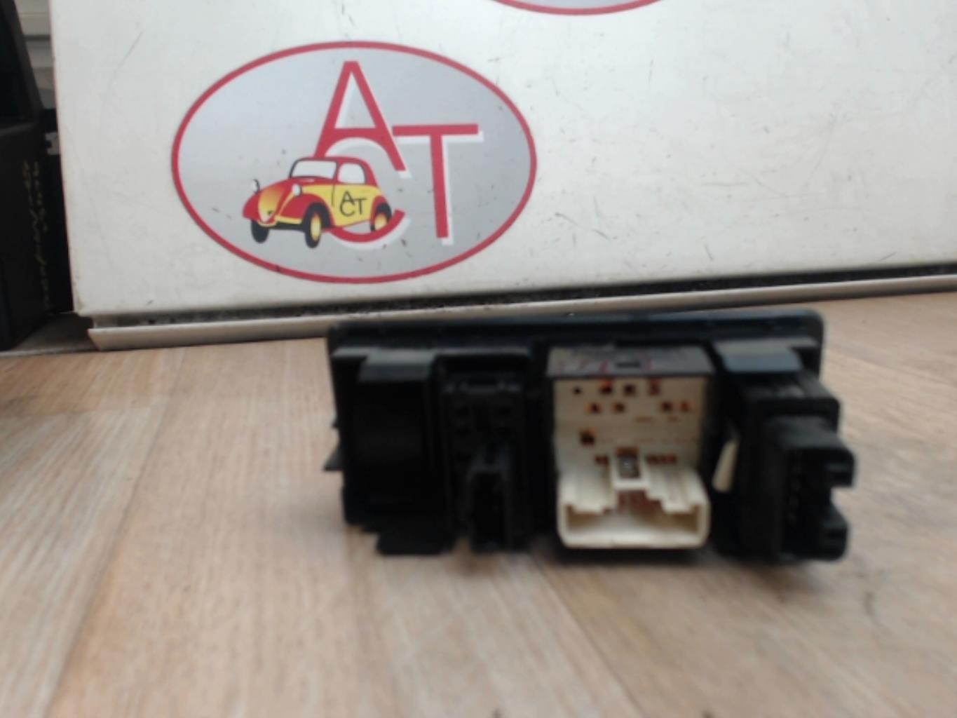 Commande retroviseurs TOYOTA COROLLA 10 PHASE 2 Diesel - 1