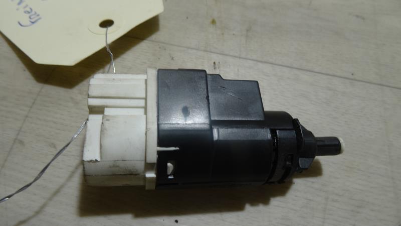 Contattore luce stop RENAULT CLIO 4 PHASE 1 Diésel - 1