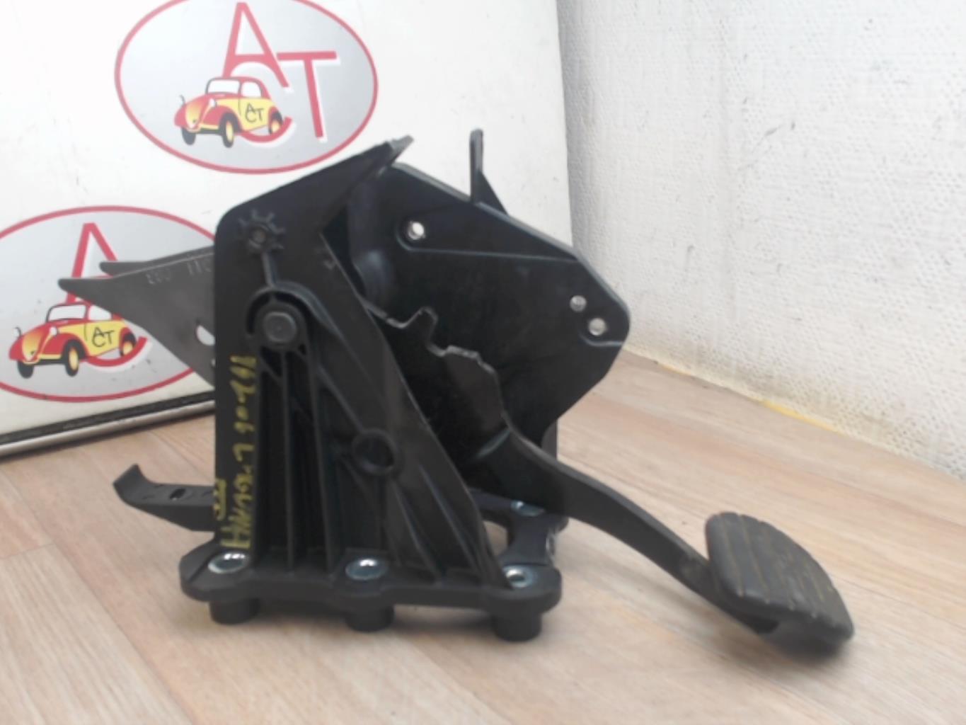 Pedale de frein RENAULT LAGUNA 3 PHASE 1 Diesel - 1
