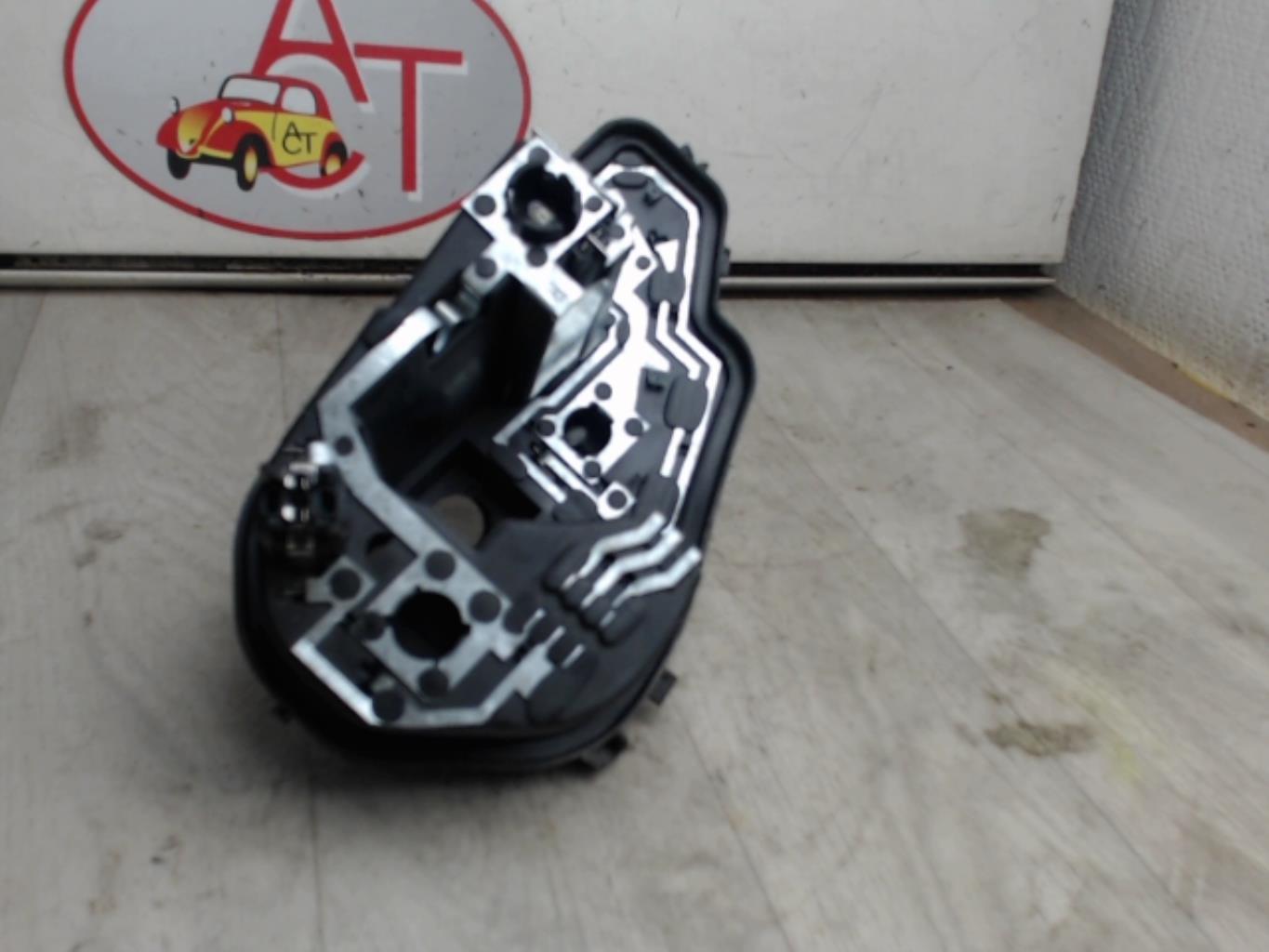 Base portalampade fanale posteriore destro SEAT IBIZA 4 PHASE 1 COUPE Diésel - 1