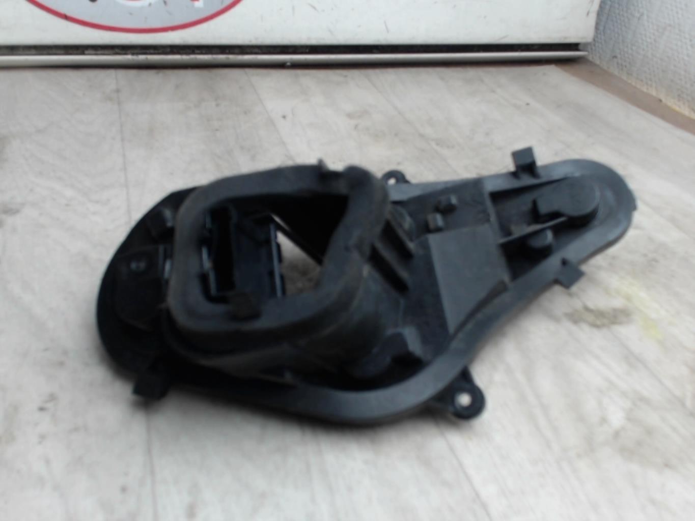 Base portalampade fanale posteriore destro CITROEN C4 2 PHASE 1 Diésel - 1
