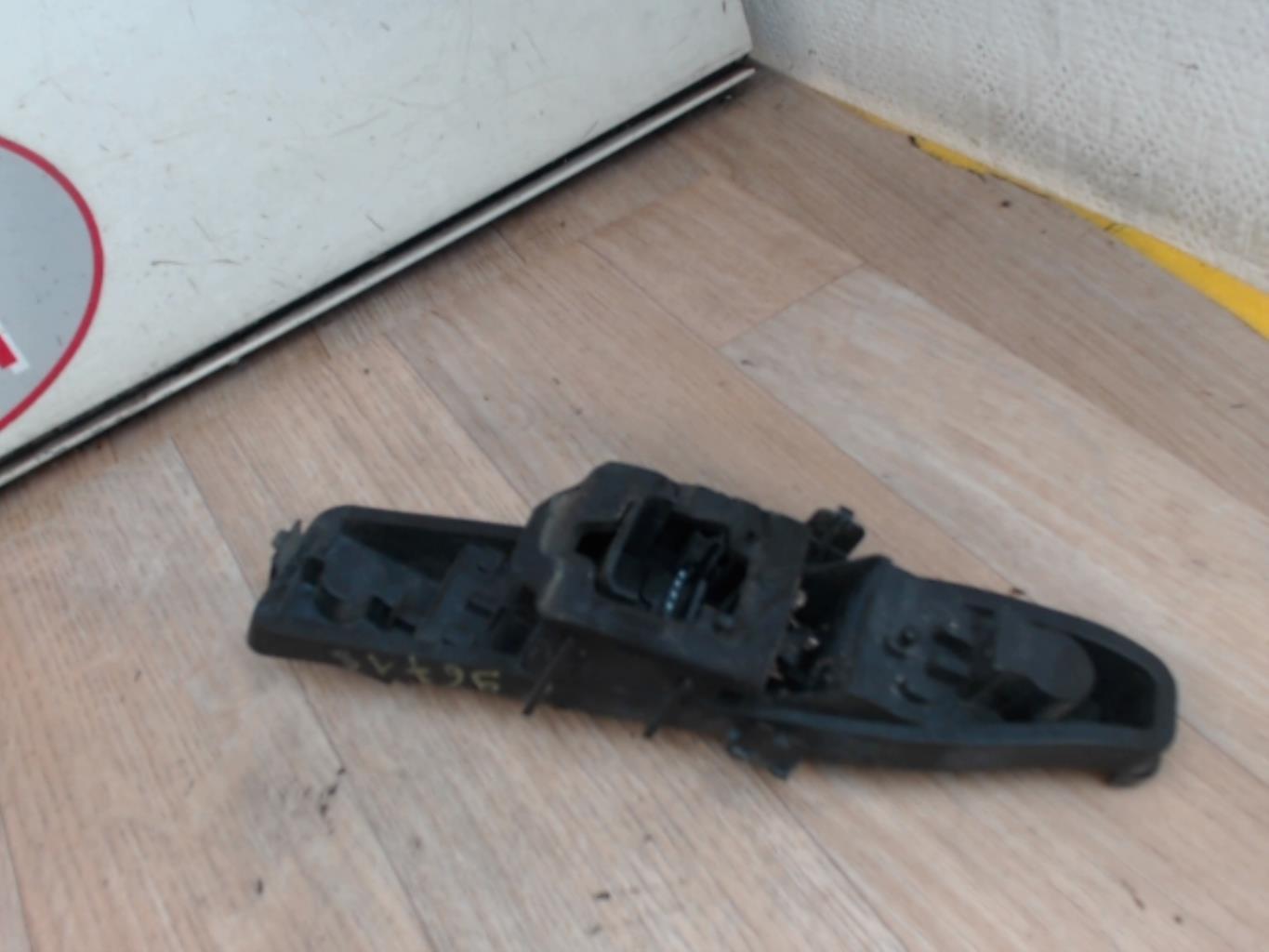 Base portalampade fanale posteriore sinistro RENAULT SCENIC 2 PHASE 1 Diésel - 1