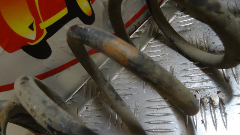 Molla sospensione posteriore sinistra FORD MONDEO 2 BREAK Diésel - 1
