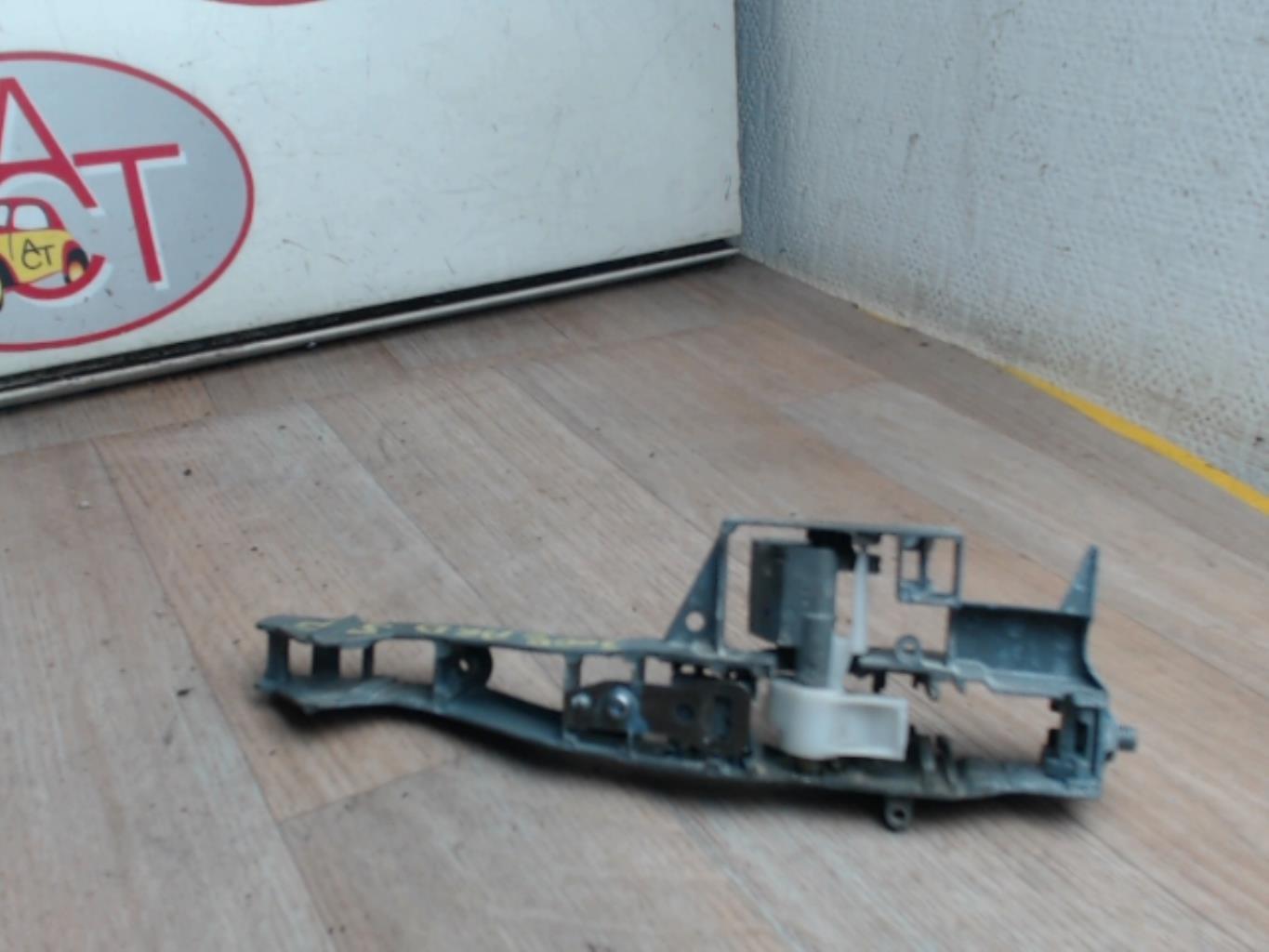 Supporto maniglia portiera posteriore destra PEUGEOT 3008 1  - 1