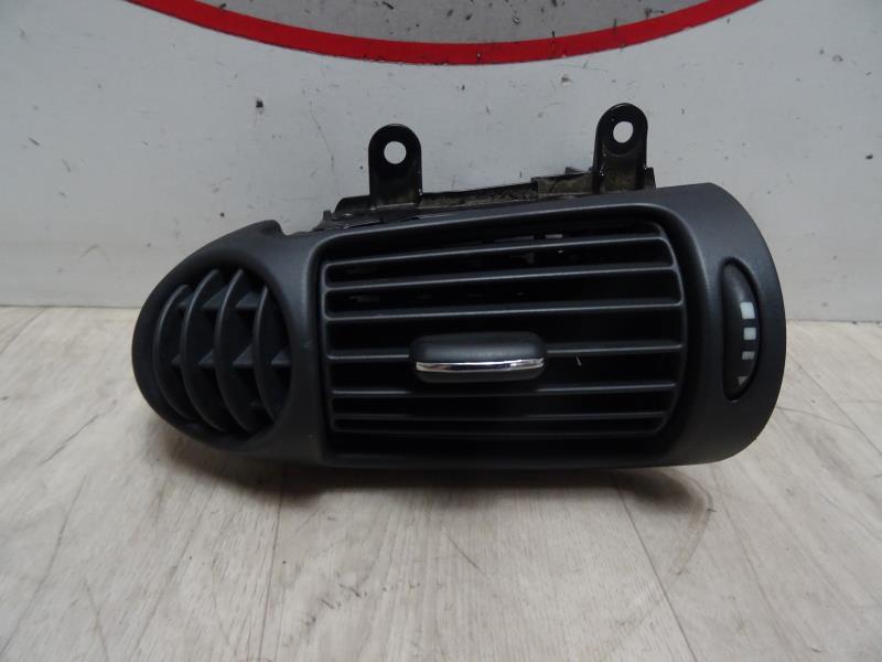 Bocchetta aerazione cruscotto anteriore destra MERCEDES 200 T123  - 1