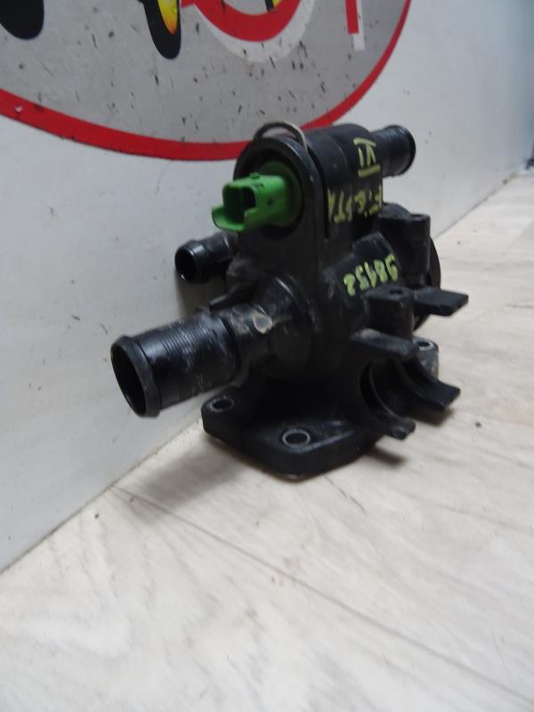 Boitier eau FORD FIESTA 6 PHASE 1 Diesel - 1