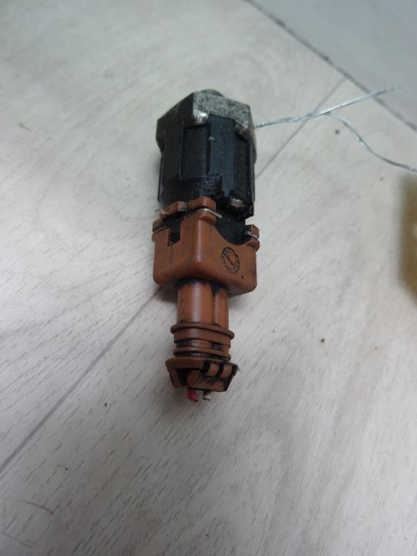 Capteur de pression de rampe injection RENAULT CLIO 3 PHASE 1 Diesel - 1