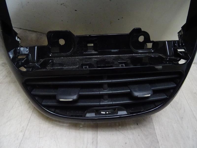 Facade autoradio PEUGEOT 208 1  - 1