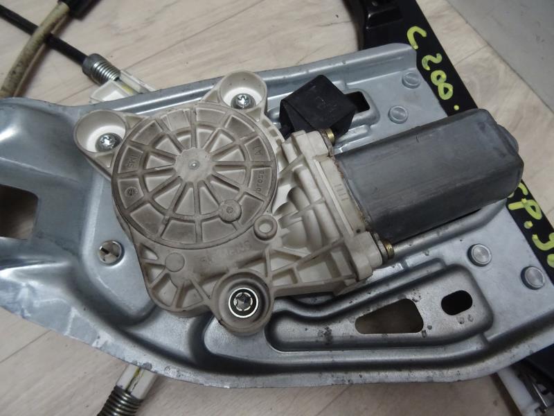 Alzacristalli elettrico anteriore sinistro MERCEDES 200 T123  - 1