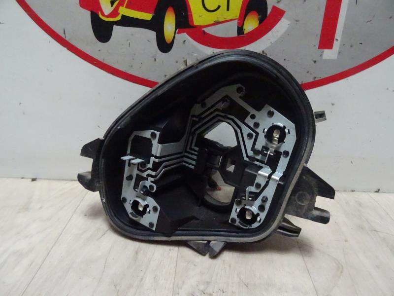 Base portalampade fanale posteriore destro PEUGEOT 208 1 PHASE 1 Gasolina - 1