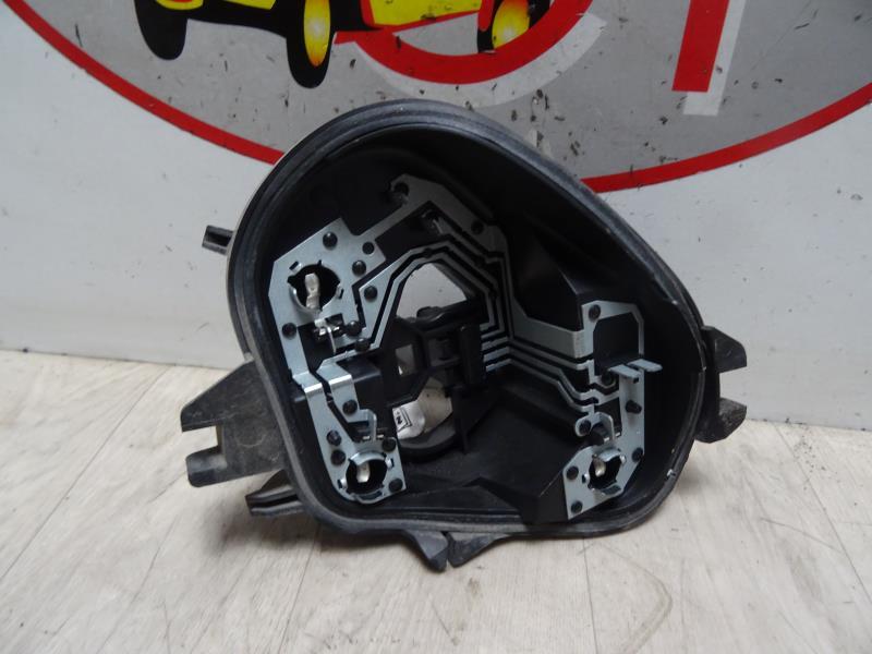 Base portalampade fanale posteriore destro PEUGEOT 208 1 PHASE 1 Gasolina - 1