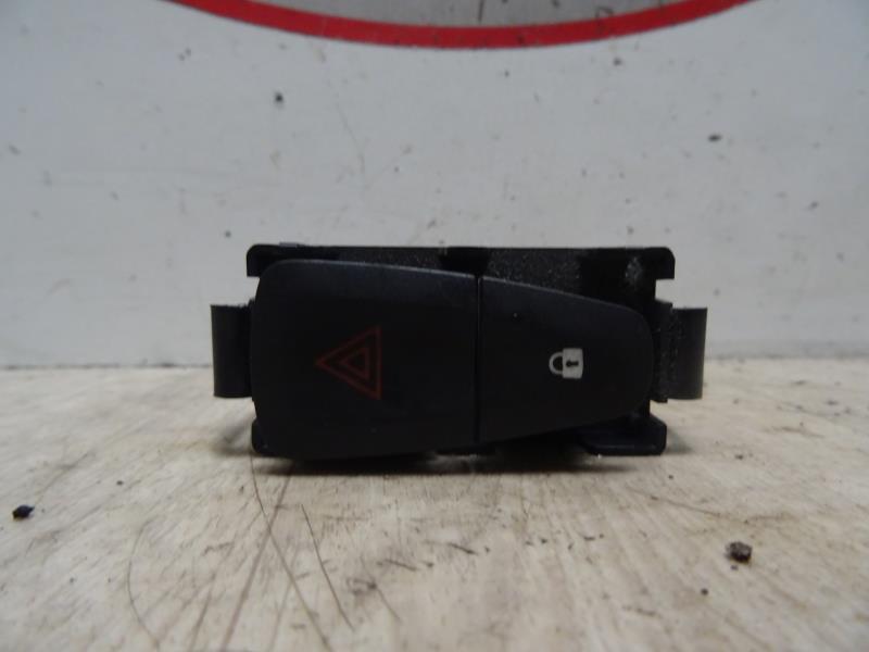 Bouton de warning DACIA DOKKER PHASE 1 Essence - 1