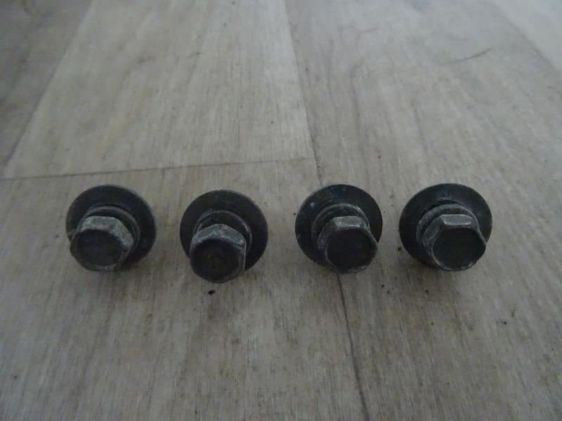 Panier roue de secours MITSUBISHI PAJERO 3 PHASE 1 Diesel - 1