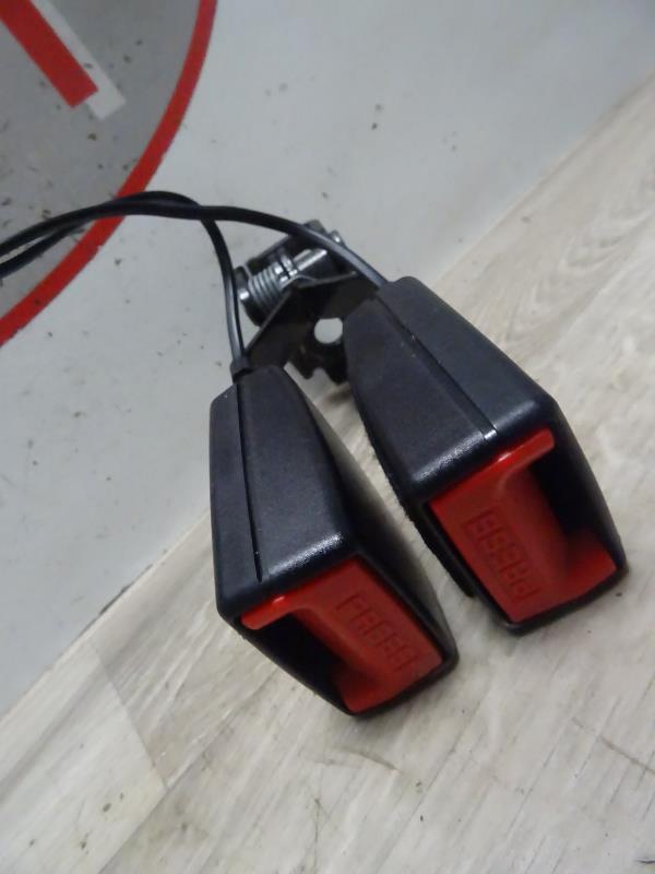 Aggancio cintura sicurezza posteriore sinistro CITROEN C5 2 Diésel - 1