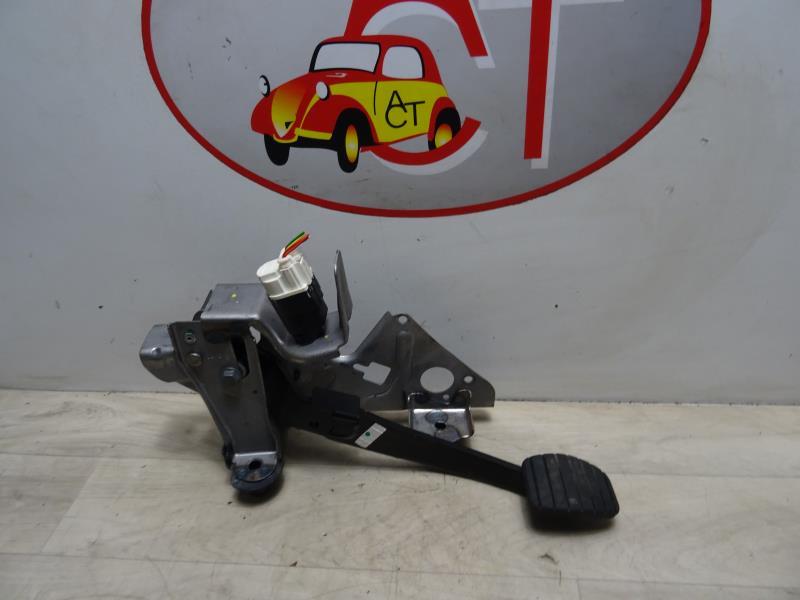 Pedale de frein RENAULT CLIO 4 PHASE 1 Diesel - 1
