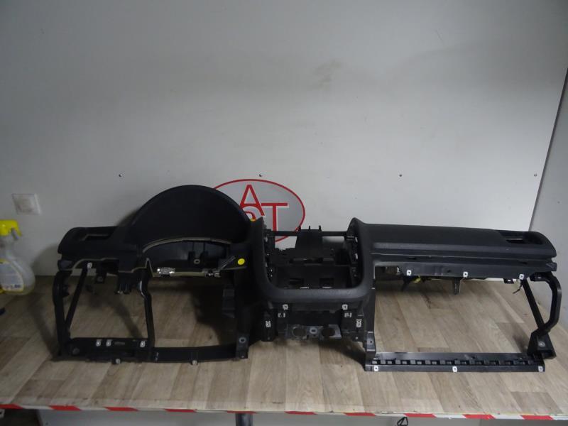 Tableau de bord VOLKSWAGEN GOLF 5 Diesel - 1