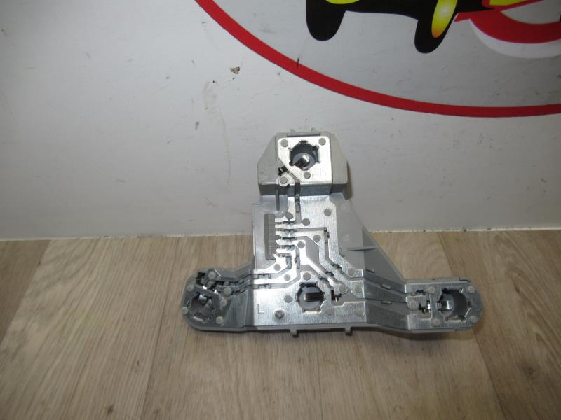 Base portalampade fanale posteriore destro TOYOTA COROLLA 10 PHASE 2 Diésel - 1