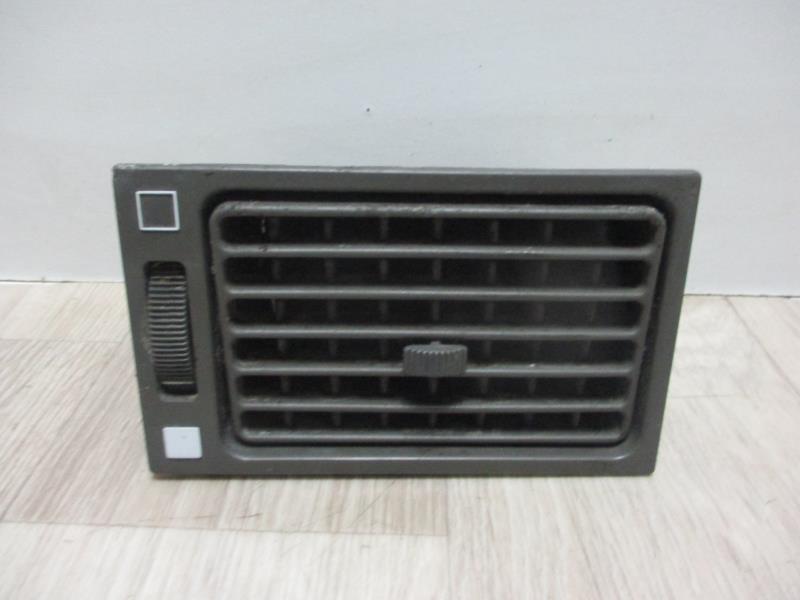Aerateur tableau de bord IVECO 35.8 Diesel - 1