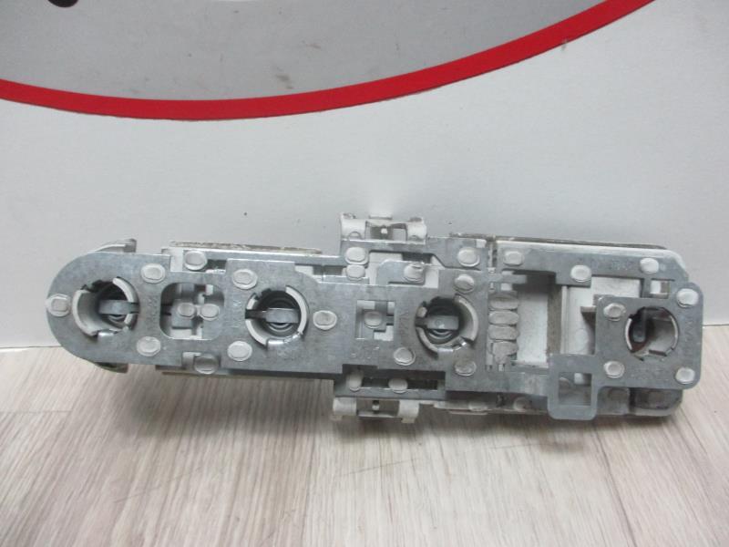 Base portalampade fanale posteriore sinistro AUDI A4 1 AVANT PHASE 1 BREAK Diésel - 1