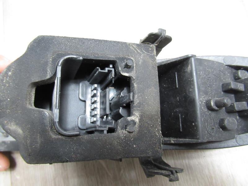 Base portalampade fanale posteriore sinistro RENAULT SCENIC 2 PHASE 1 Diésel - 1