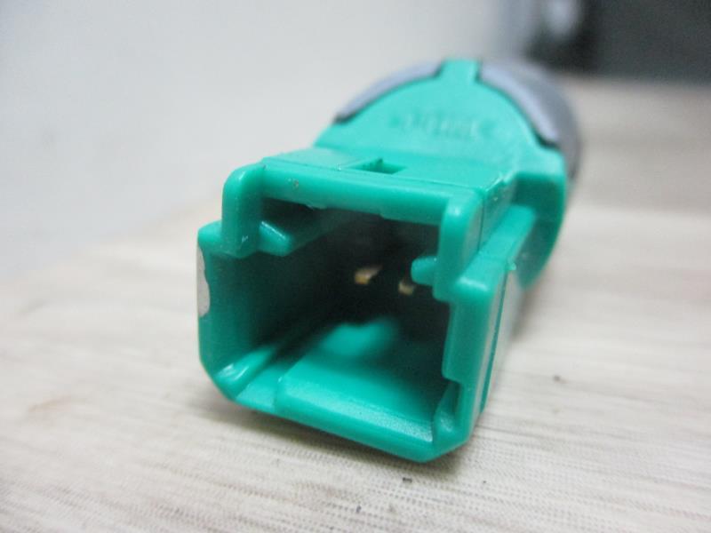 Contacteur feu stop DACIA DUSTER 1 PHASE 2 Diesel - 1