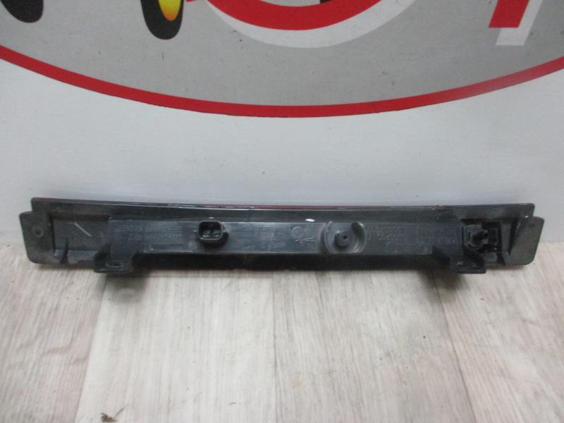 Feu arriere stop central RENAULT CLIO 4 PHASE 1 BREAK Diesel - 1