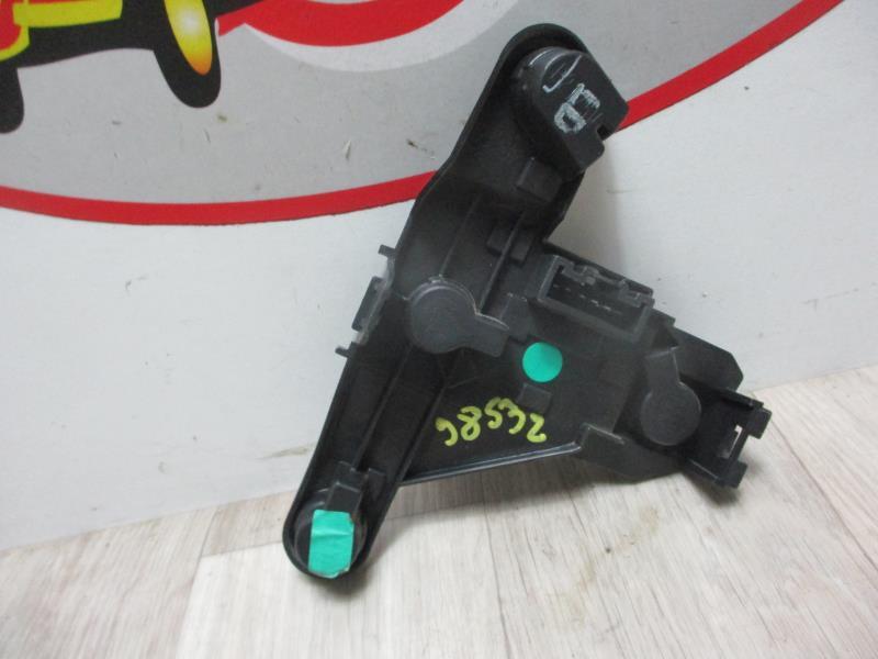 Base portalampade fanale posteriore destro TOYOTA COROLLA 10 PHASE 1 Diésel - 1