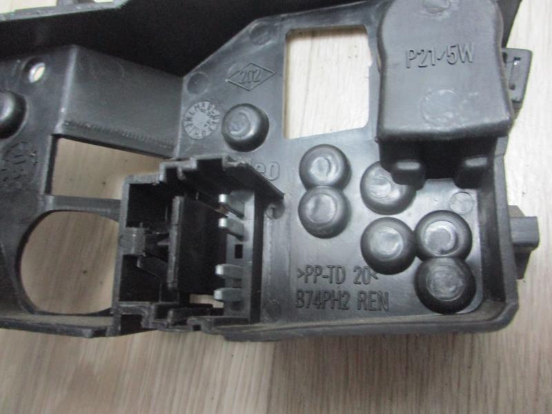 Base portalampade fanale posteriore destro RENAULT LAGUNA 2 PHASE 2 Diésel - 1