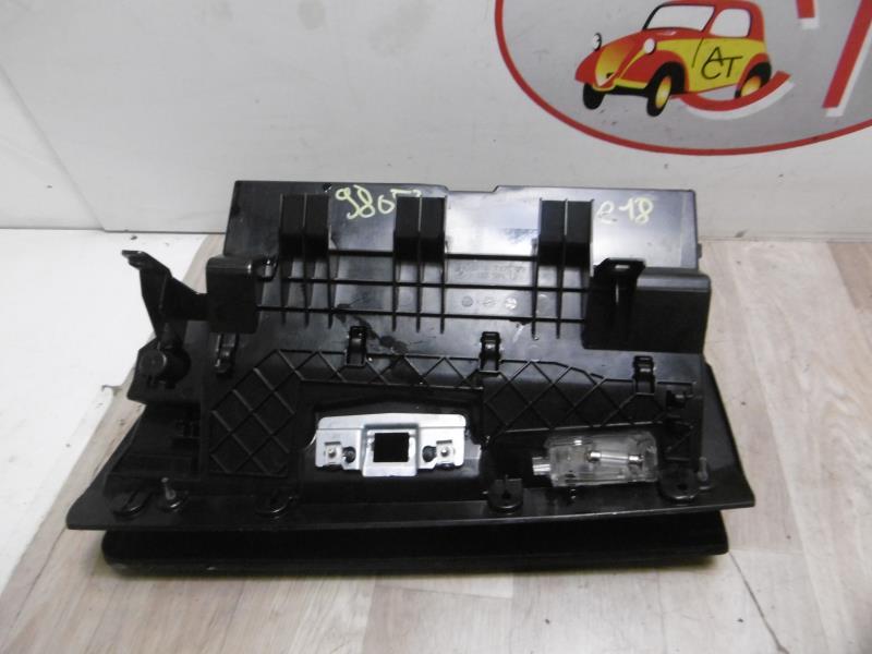 Boite a gants BMW SERIE 3 E90 PHASE 1 Essence - 1