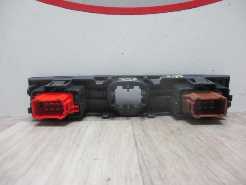 Bouton/Interrupteur RENAULT CLIO 2 PHASE 2  - 1