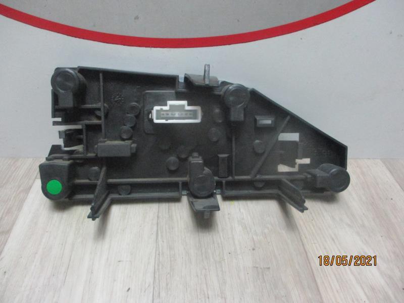 Base portalampade fanale posteriore destro PEUGEOT 406 PHASE 2 Diésel - 1