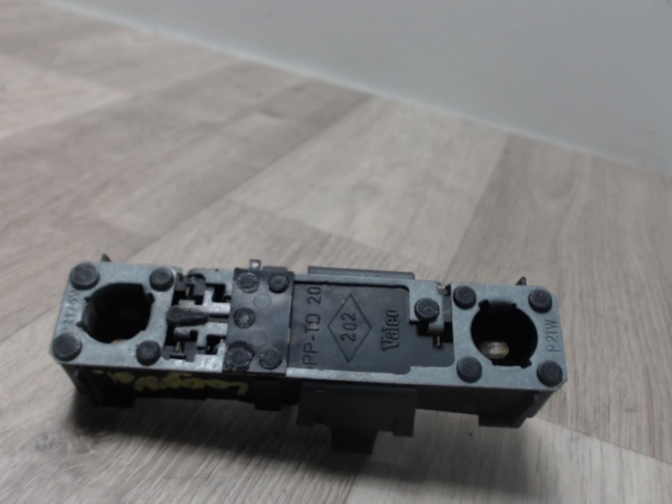 Base portalampade fanale posteriore sinistro RENAULT LAGUNA 1 PHASE 1 Gasolina - 1