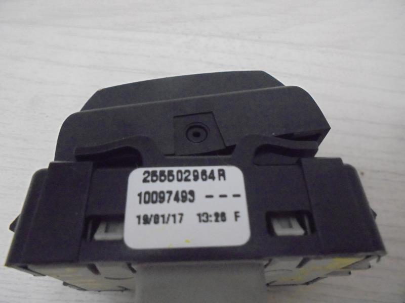 Bouton/Interrupteur RENAULT CLIO 4 PHASE 2 Essence - 1