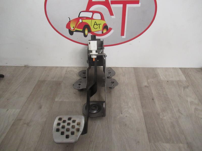 Pedale de frein RENAULT MEGANE 3 PHASE 2 COUPE Diesel - 1