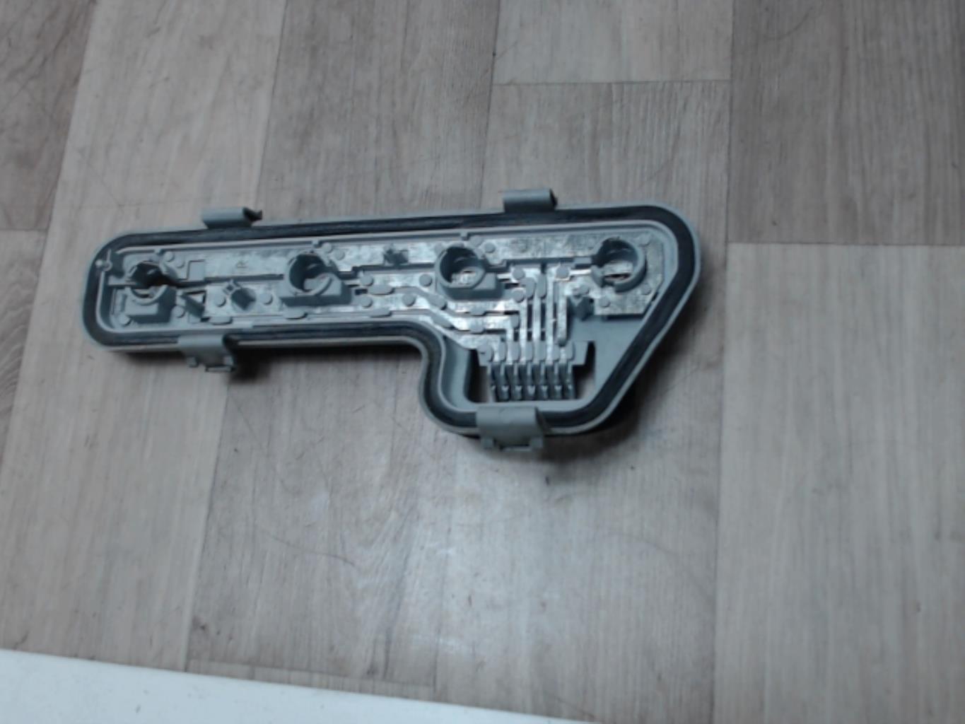 Base portalampade fanale posteriore destro OPEL ZAFIRA A PHASE 1 Diésel - 1