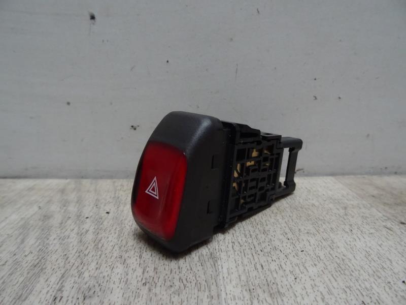 Bouton de warning NISSAN MAXIMA QX 3 Essence - 1