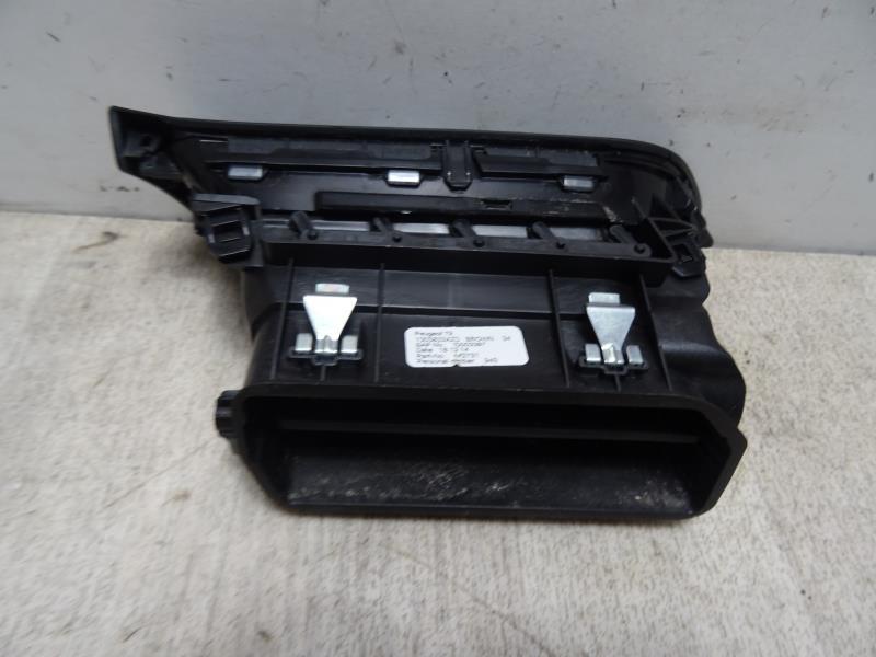 Bocchetta aerazione cruscotto anteriore destra PEUGEOT 308 2 SW PHASE 1 BREAK Gasolina - 1