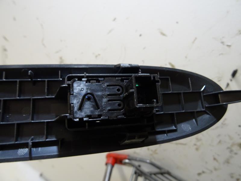 Interruttore lavacristalli anteriore destro CITROEN C4 2 PHASE 1 Diésel - 1