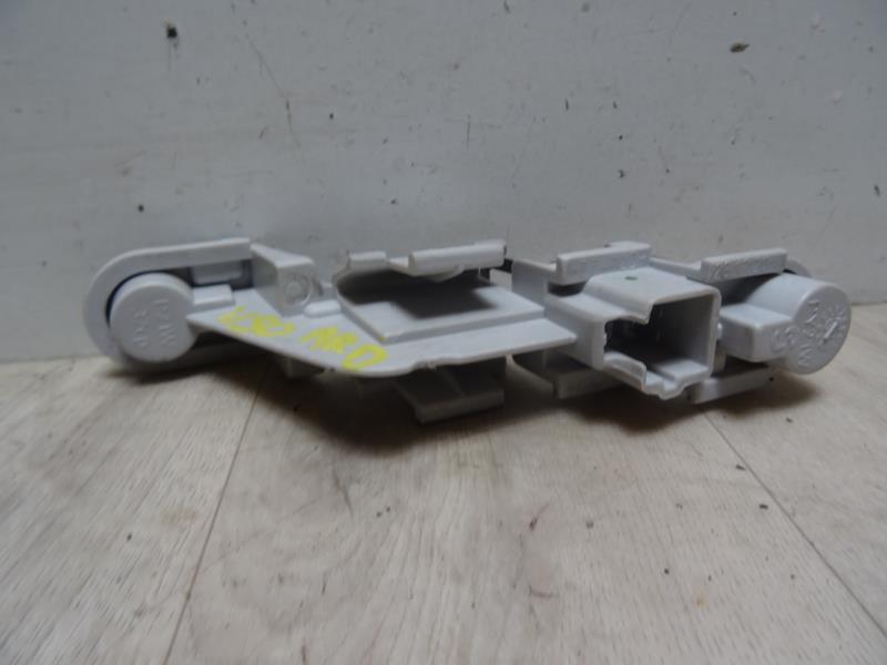 Base portalampade fanale posteriore destro VOLVO V 50 PHASE 1 BREAK Diésel - 1