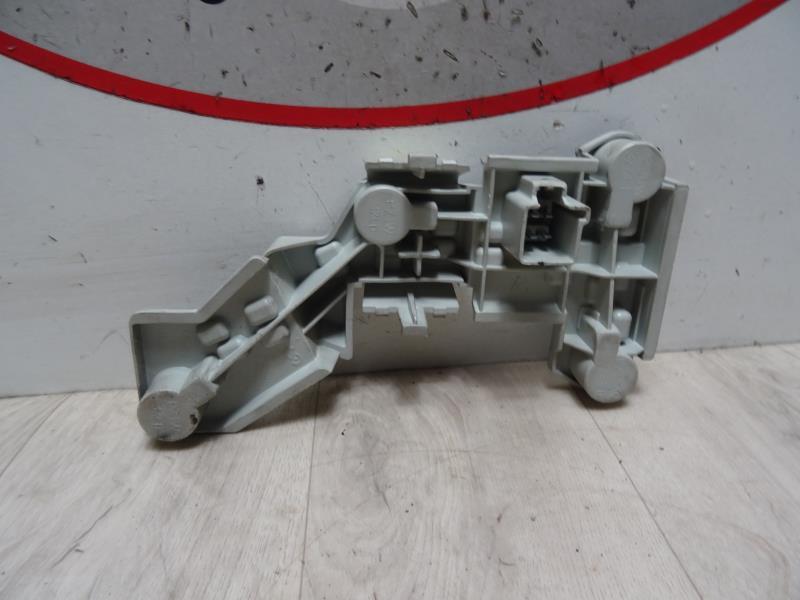 Base portalampade fanale posteriore sinistro VOLVO V 50 PHASE 1 BREAK Diésel - 1