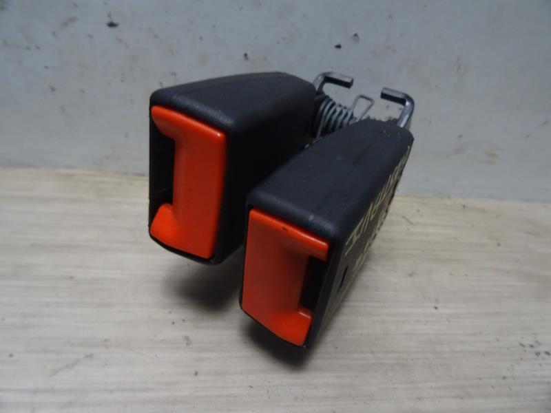 Aggancio cintura sicurezza posteriore destro FORD FIESTA 6 PHASE 1 Diésel - 1