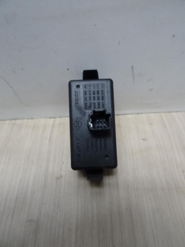 Bouton de warning RENAULT KANGOO 2 PHASE 1 Diesel - 1