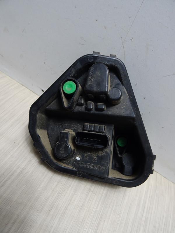 Base portalampade fanale posteriore destro RENAULT CLIO 3 PHASE 1 BREAK Diésel - 1