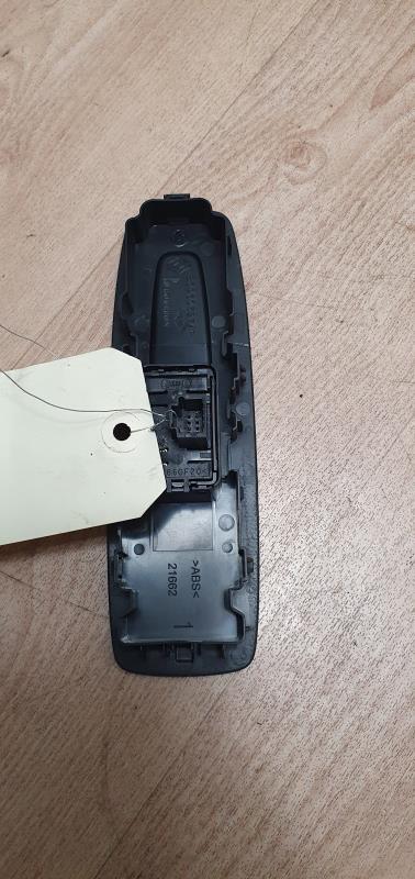 Interruttore lavacristalli anteriore destro RENAULT SCENIC 4 Diésel - 1
