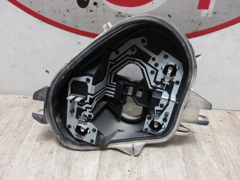 Base portalampade fanale posteriore destro PEUGEOT 208 1 PHASE 1 Diésel - 1