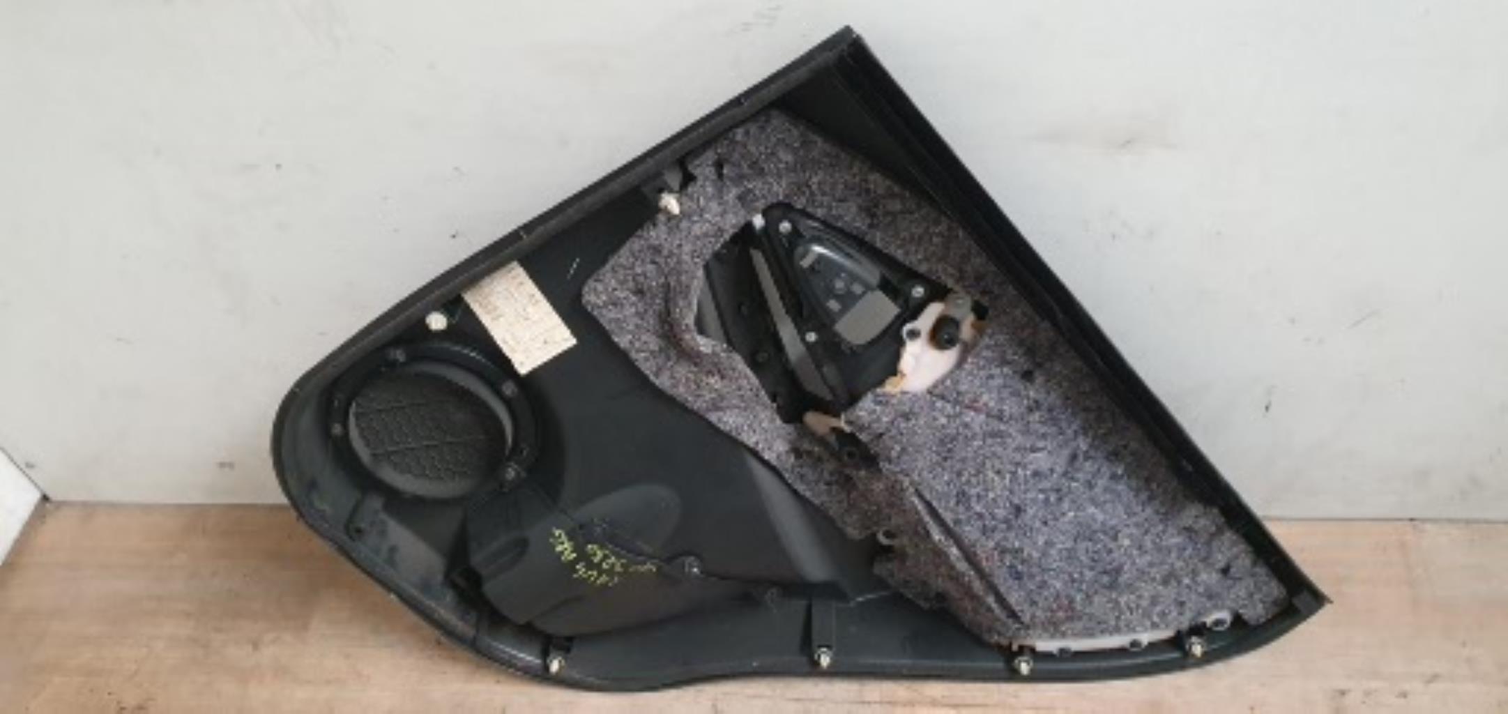 Pannello portiera posteriore sinistro TOYOTA RAV4 3 PHASE 1 Diésel - 1