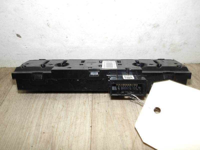 Bouton/Interrupteur RENAULT CLIO 5 PHASE 1 Essence/Hybride - 1
