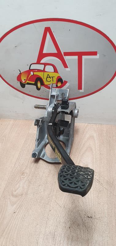 Pedale de frein BMW SERIE 1 E87 PHASE 1  - 1
